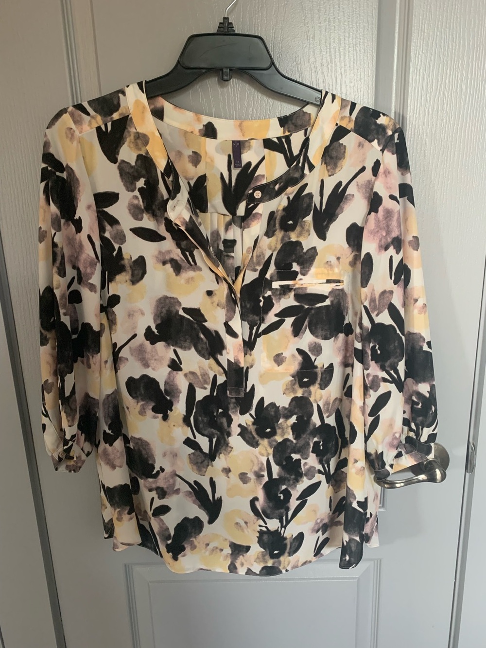 NYDJ Floral 3/4 Sleeve Pleatback Blouse